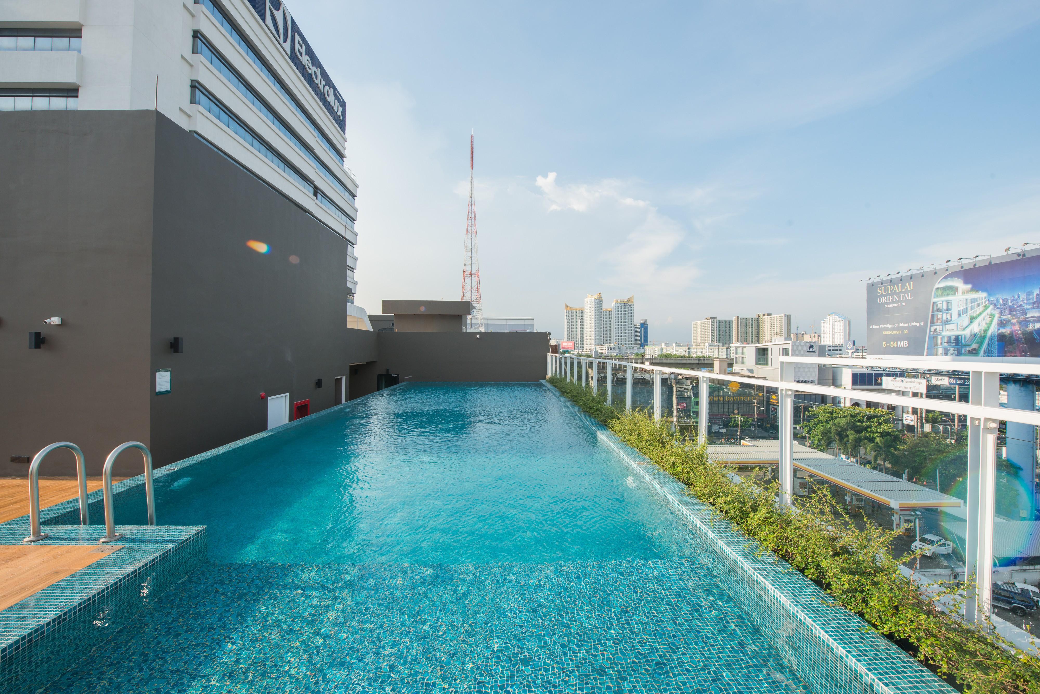 Maven Stylish Hotel Bangkok Exterior photo